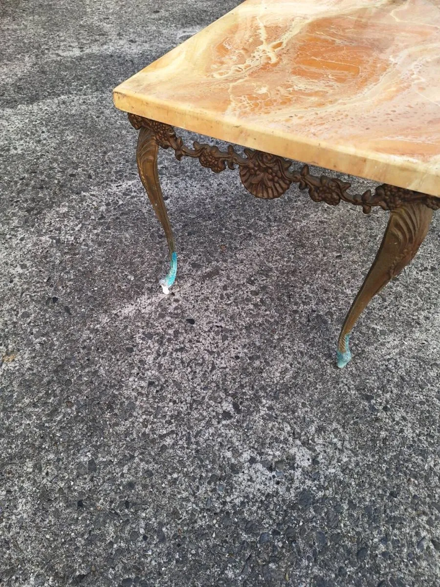 Vintage metal coffee table in need of restoration - Image 4