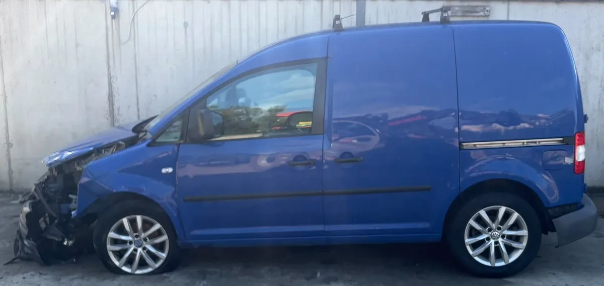 2010 VW caddy for parts - Image 2