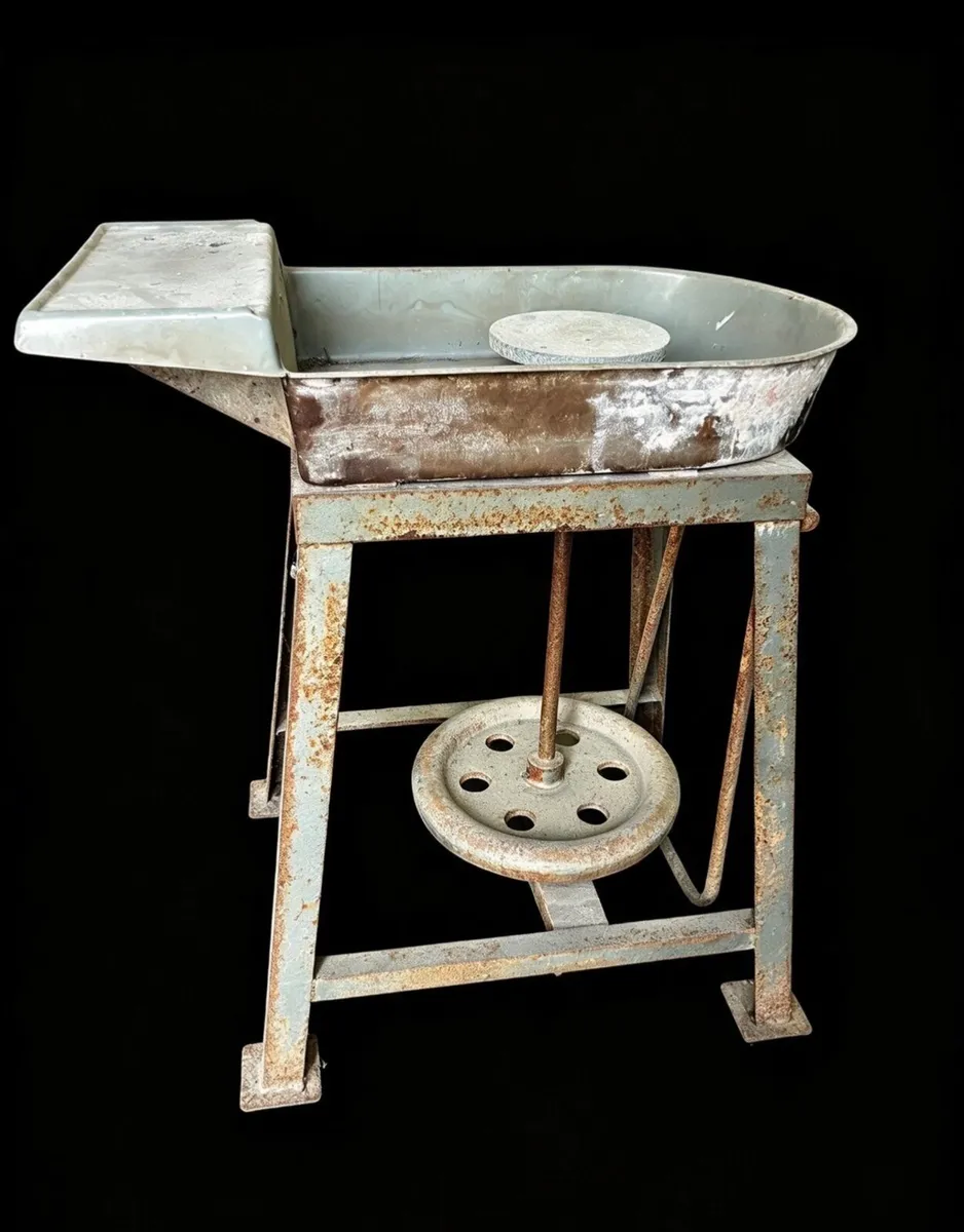 Potters Wheel x 2 Vintage - Image 1