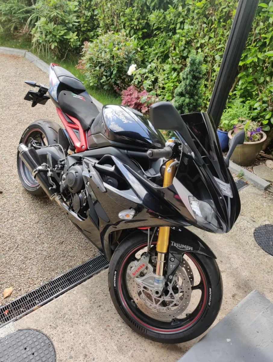 triumph Daytona 675R - Image 2