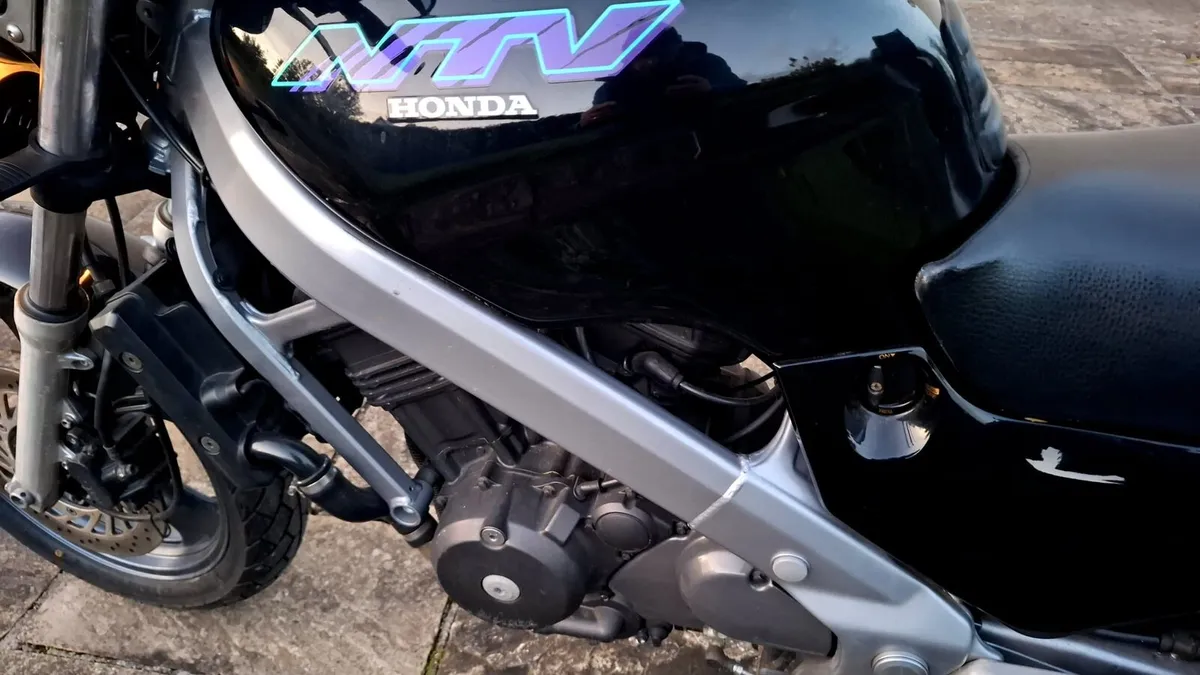 HONDA NTV 650 1995 - Image 3