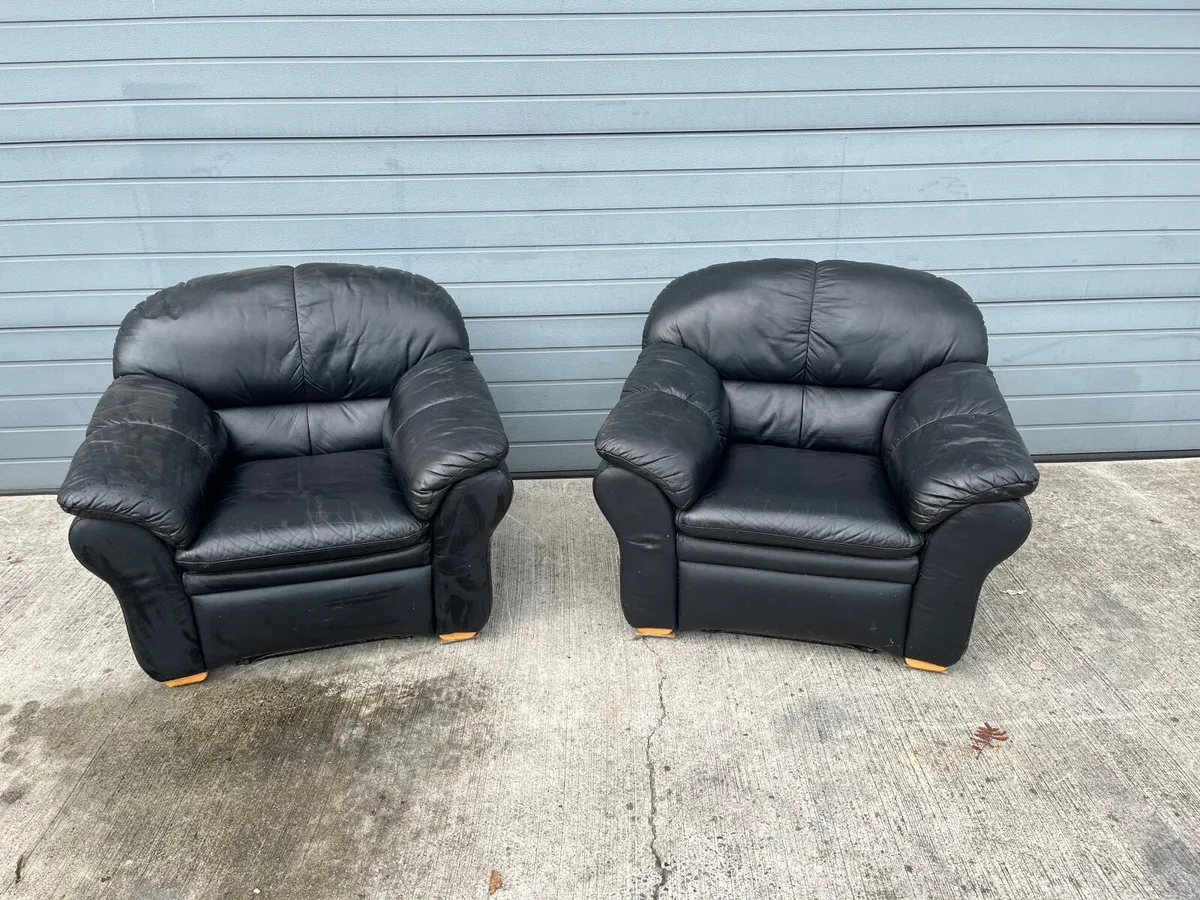 Black leather recliners