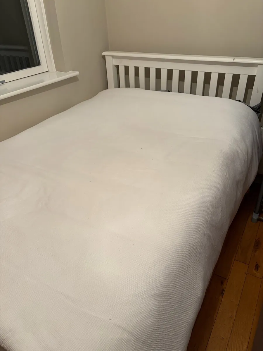 Bed – 4ft white with mattress - Excellent Cond. - Image 2