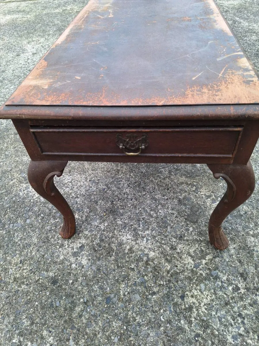 Antique wooden coffee table in need of restoration - Image 3