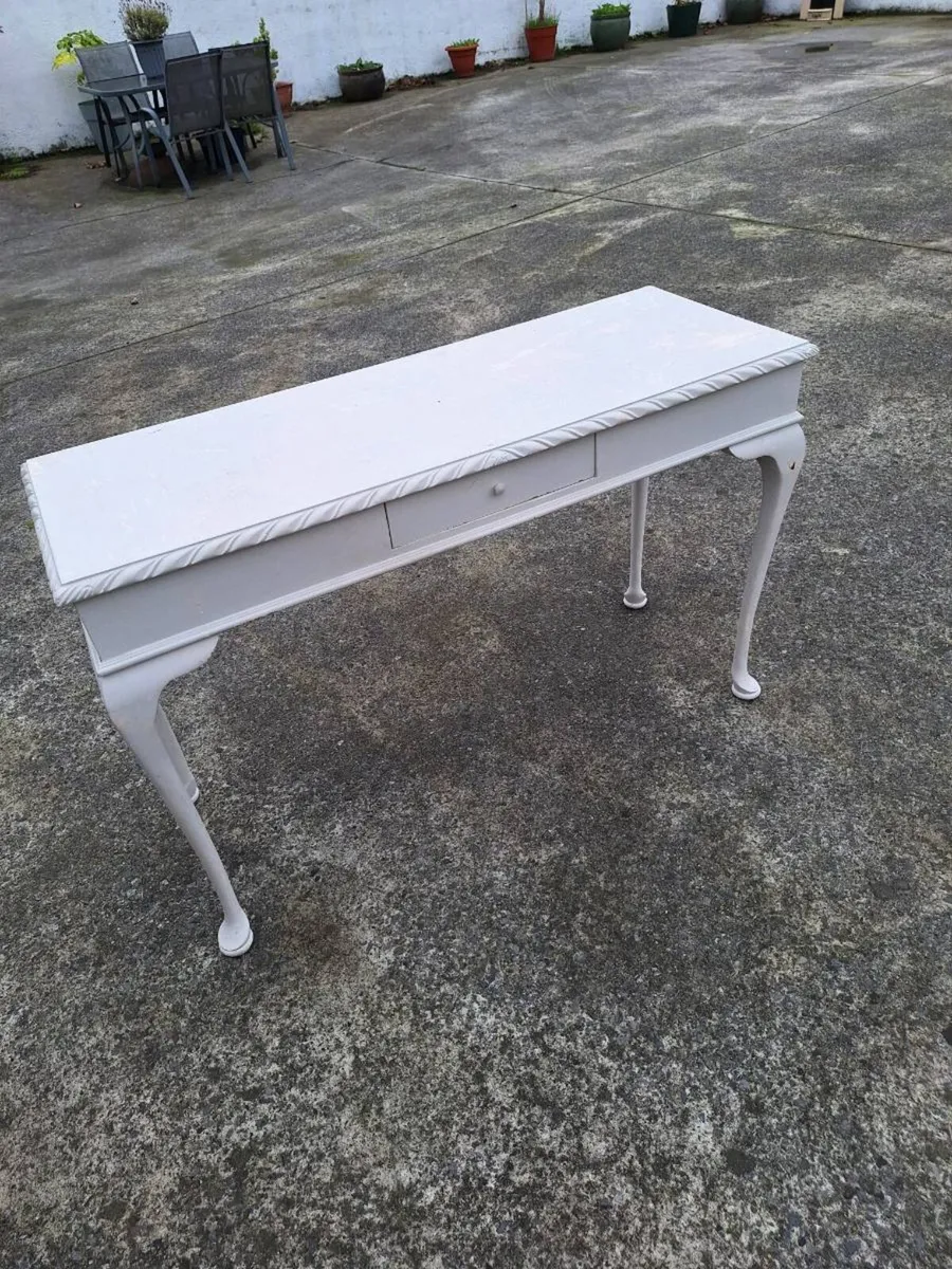 Vintage painted console table needs restoration - Image 1