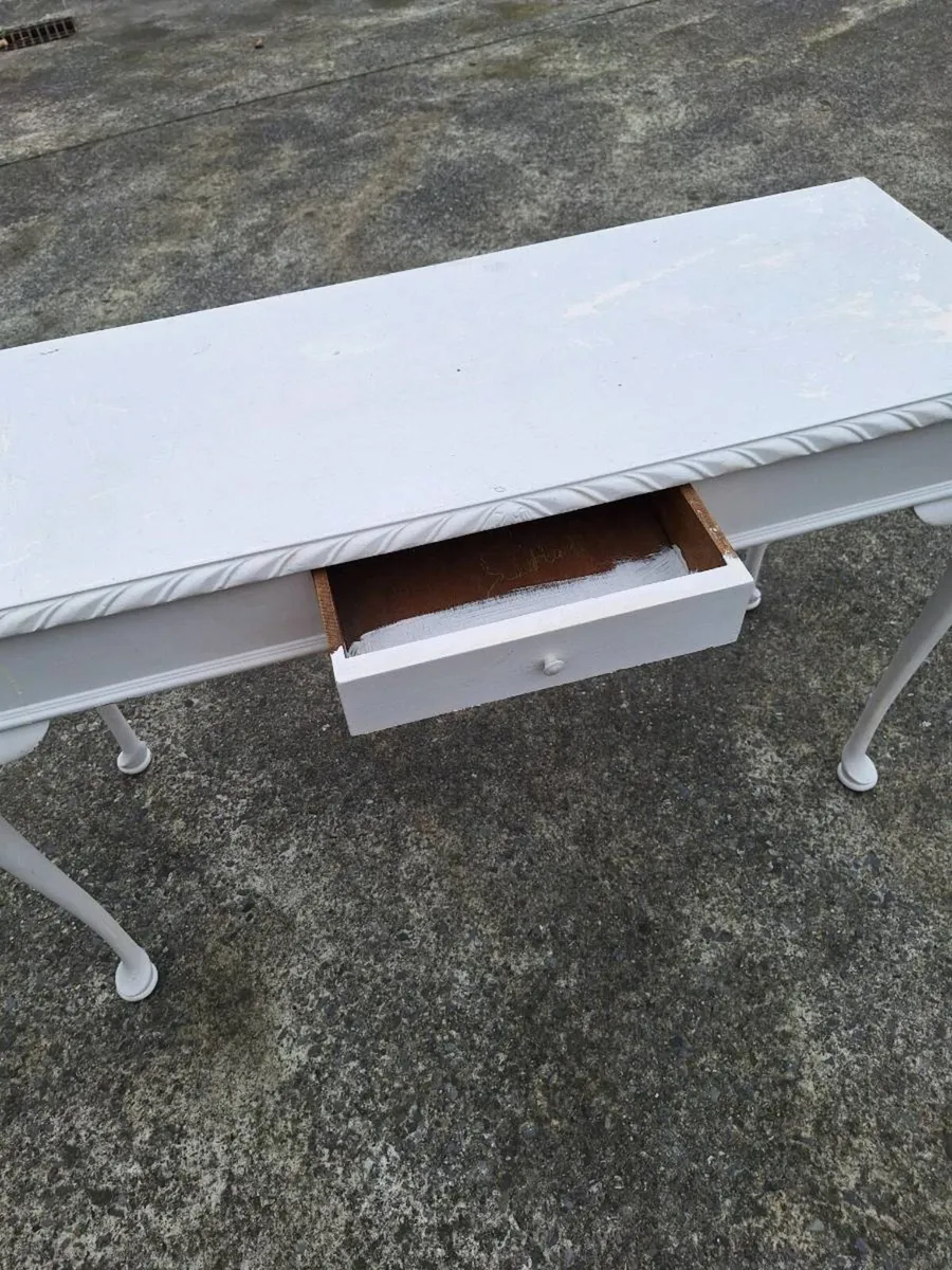 Vintage painted console table needs restoration - Image 2