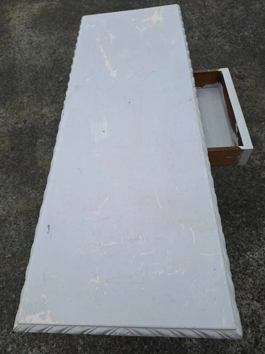 Vintage painted console table needs restoration - Image 3
