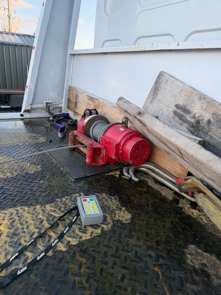 Renault midlum recovery tilt and slide - Image 4