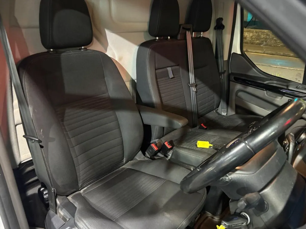 Ford Transit 280 Limited Edition - Image 4