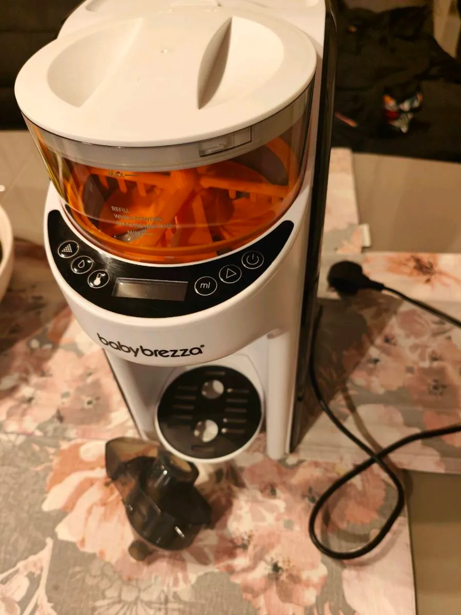 Baby brezza formula maker pro + extra funnel - Image 2