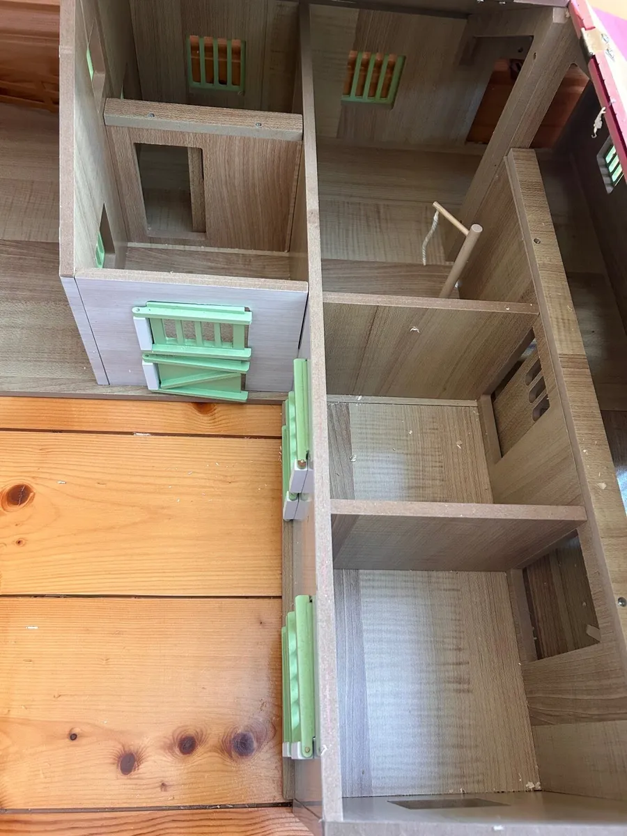 Toy stable - Image 4