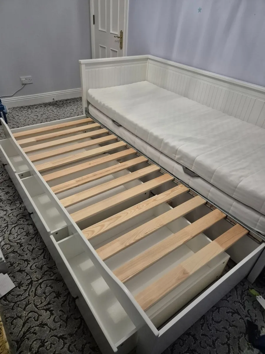 Adjustable single double bed. - Image 4