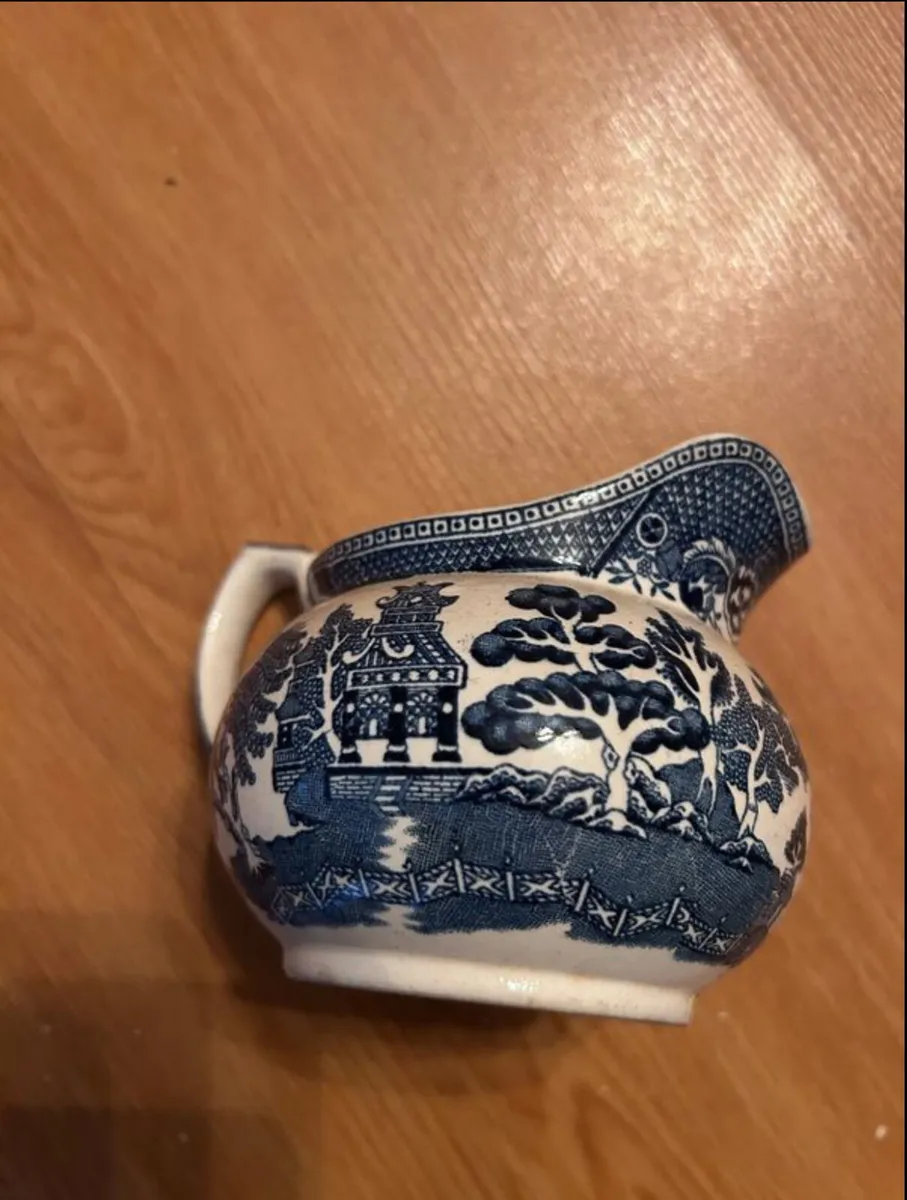 Arklow pottery jug - Image 1