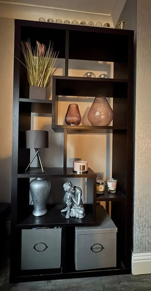 Modern wall unit - Image 1