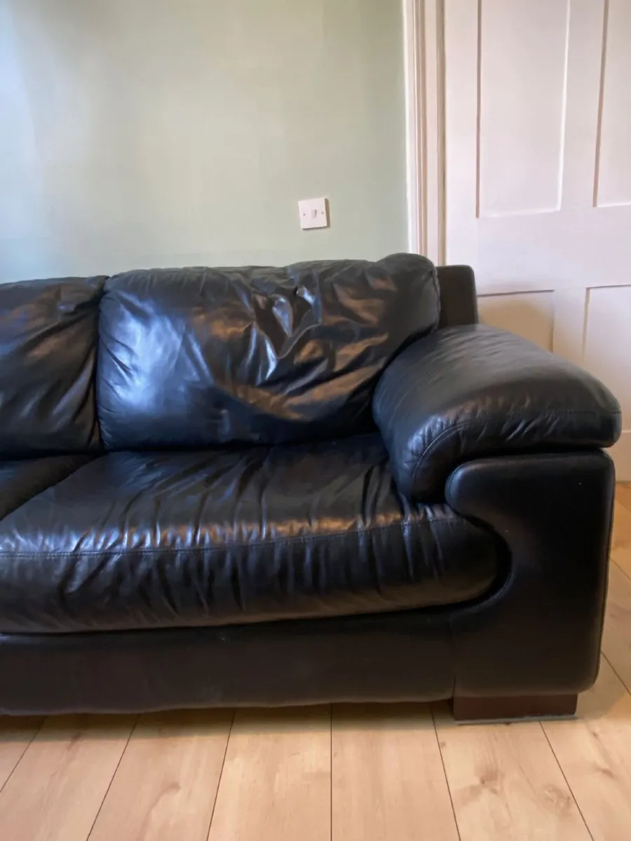 Large Black Leather 3 Seater Sofa - Image 4