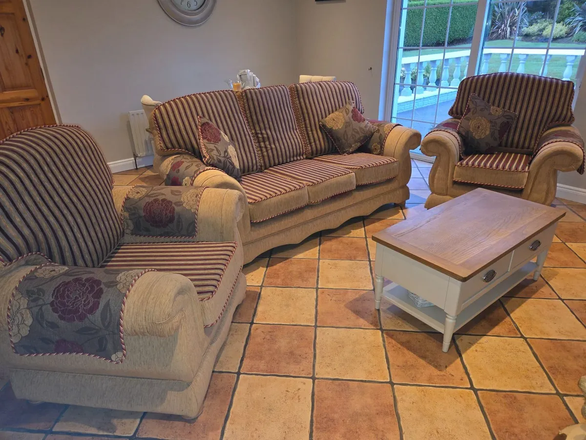 3 Seater Sofa and 2 Armchairs - Image 1