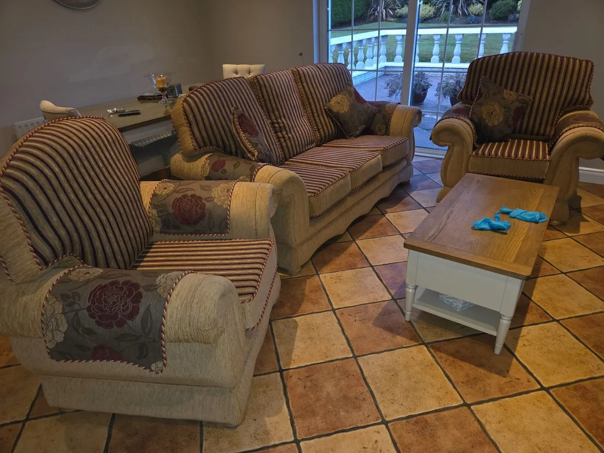 3 Seater Sofa and 2 Armchairs - Image 2