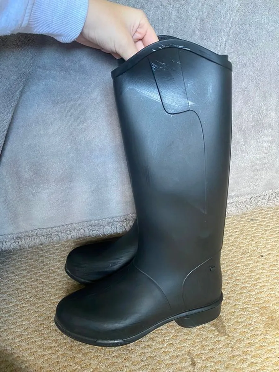 horse riding boots & protector & helmet - Image 3