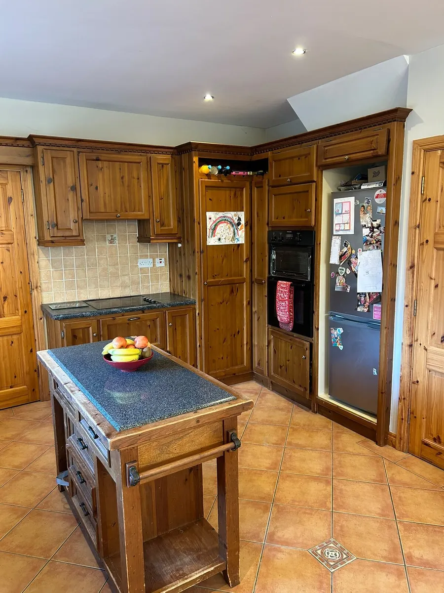 Solid wood kitchen & movable island - Image 4