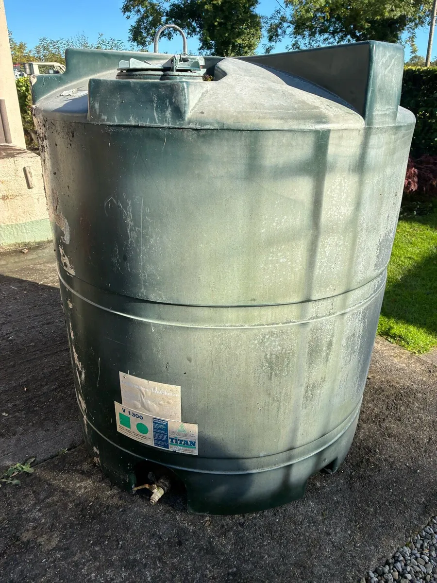 Oil tank