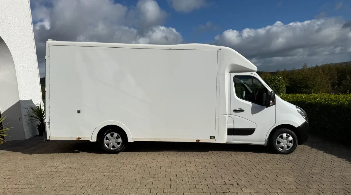 2020 (202reg) Vauxhall Movano 2.3 Luton LowLoader - Image 4