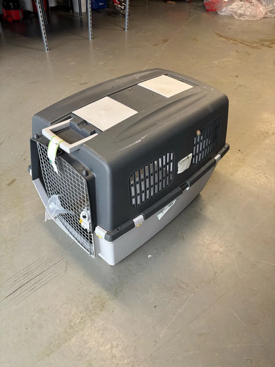 Pet Carry/Travel cage - Image 1