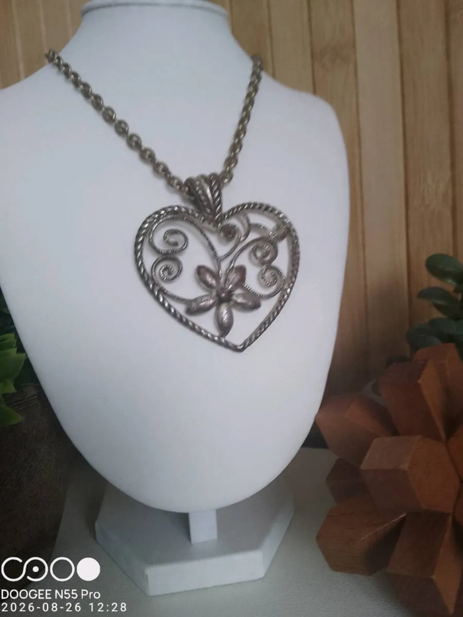 Bespoke Ornate Women's Necklace - Image 2