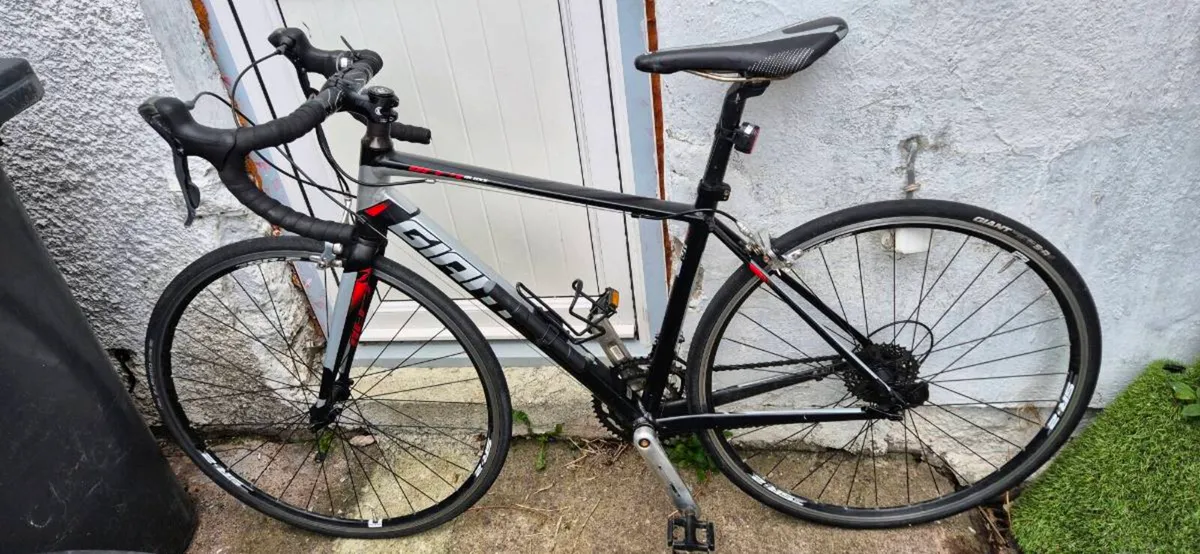 Giant Defy Aluxx 5 Road Bike - Image 2