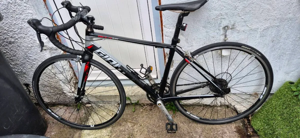 Giant Defy Aluxx 5 Road Bike - Image 3