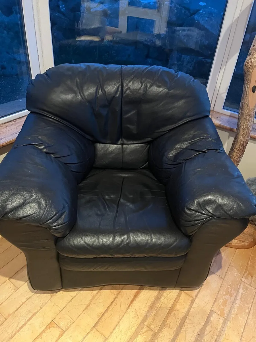 2 x Black Leather armchairs - Image 1