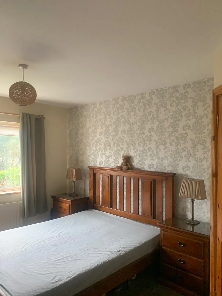 Bedroom furniture - Image 4