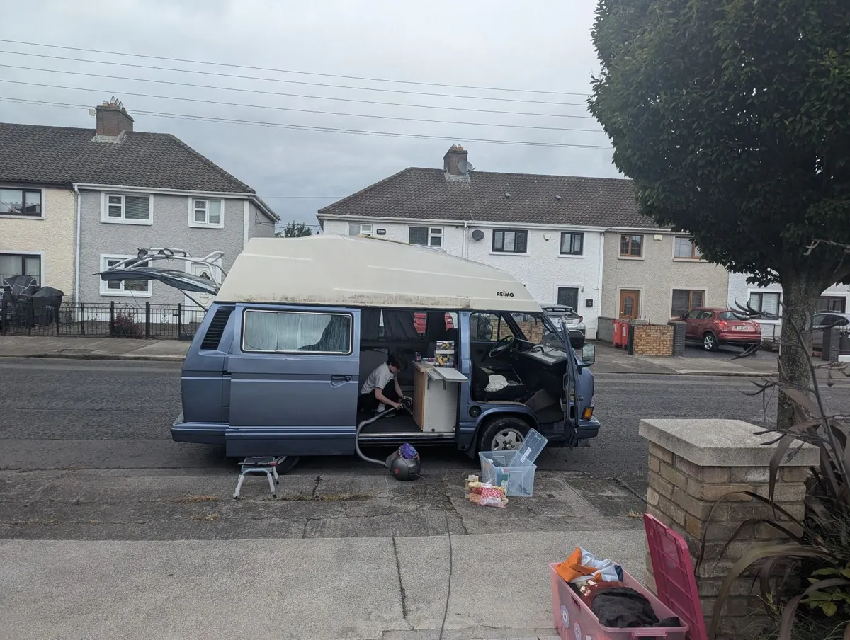 VW T25/T3 Campervan (1984) - Image 4