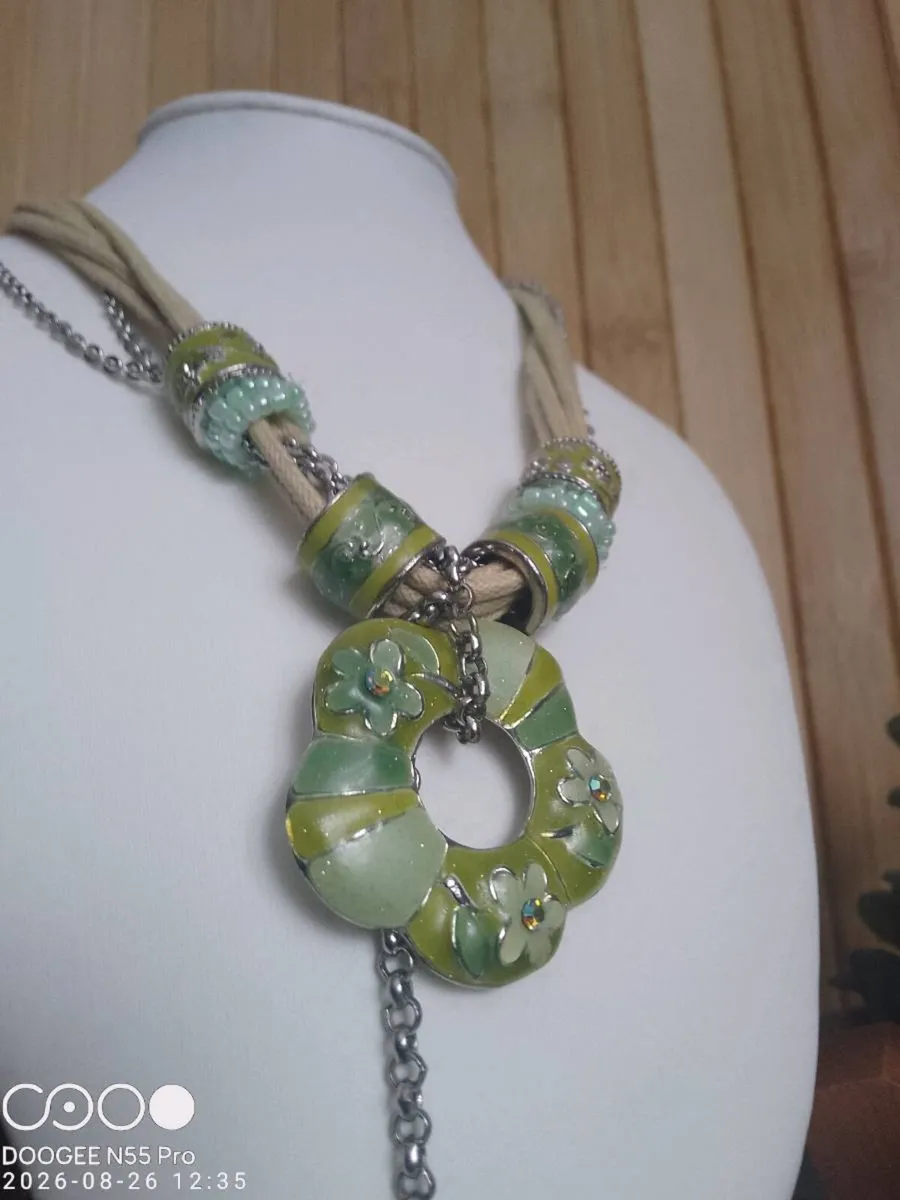 Women's Necklace - Image 4