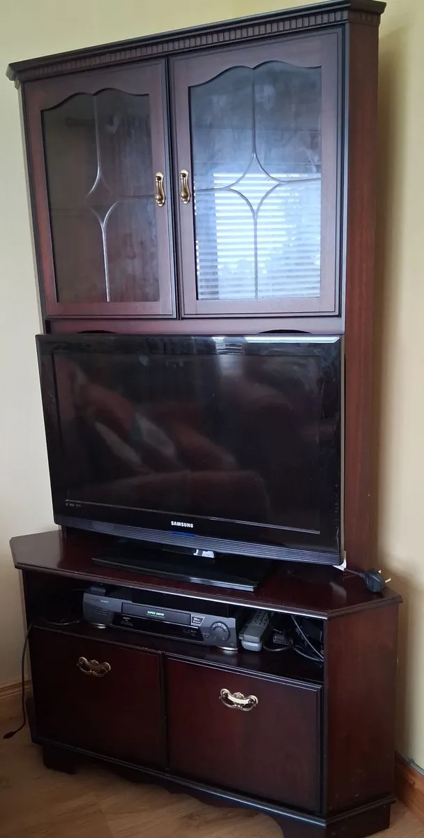 Display cabinets - Image 1