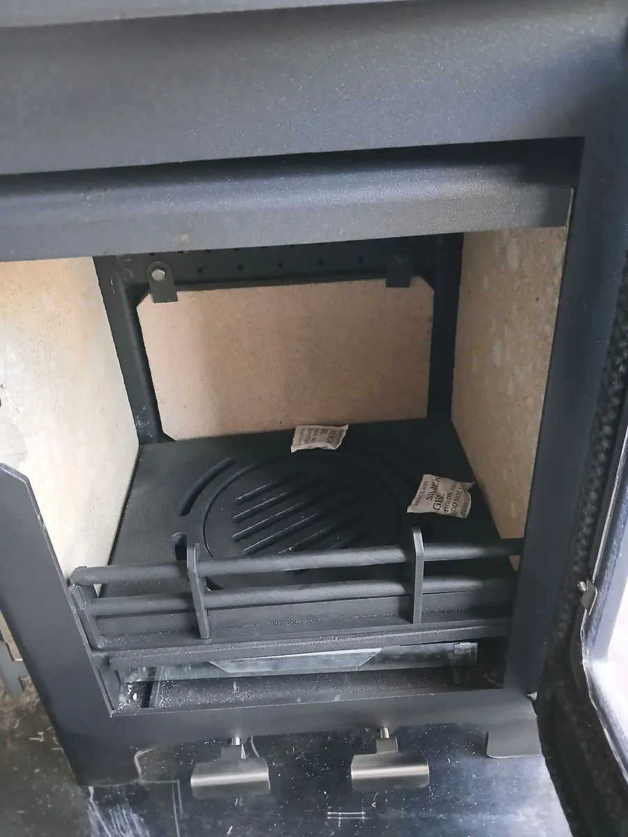 New 5 kw Mazona Eco stove solid fuel - Image 2