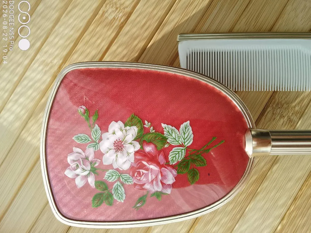 Authentic Vintage Hairbrush and Comb Set - Image 2