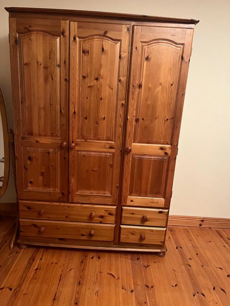 Solid Pine 3-Door Wardrobe – 5 Drawers