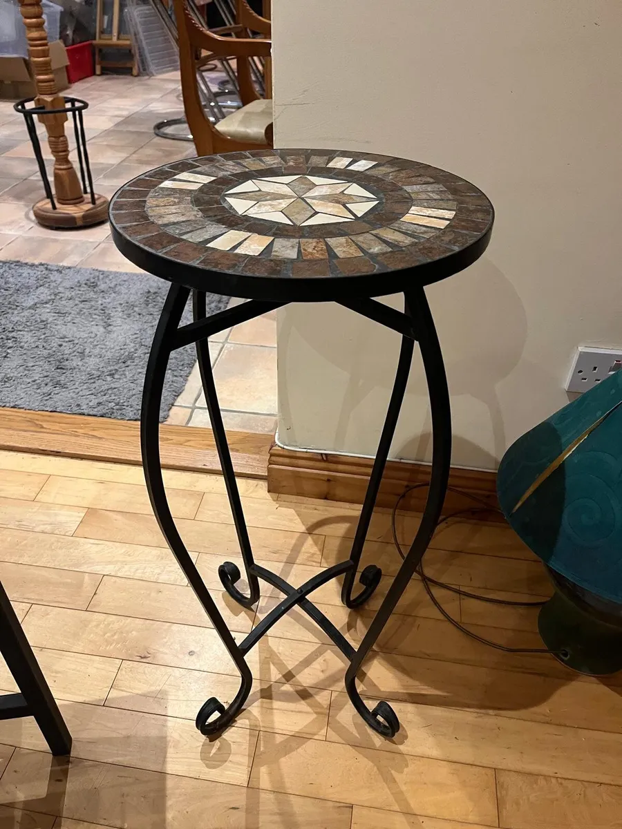 Beautiful Mosaic Topped Side Table / Occasional Ta - Image 2