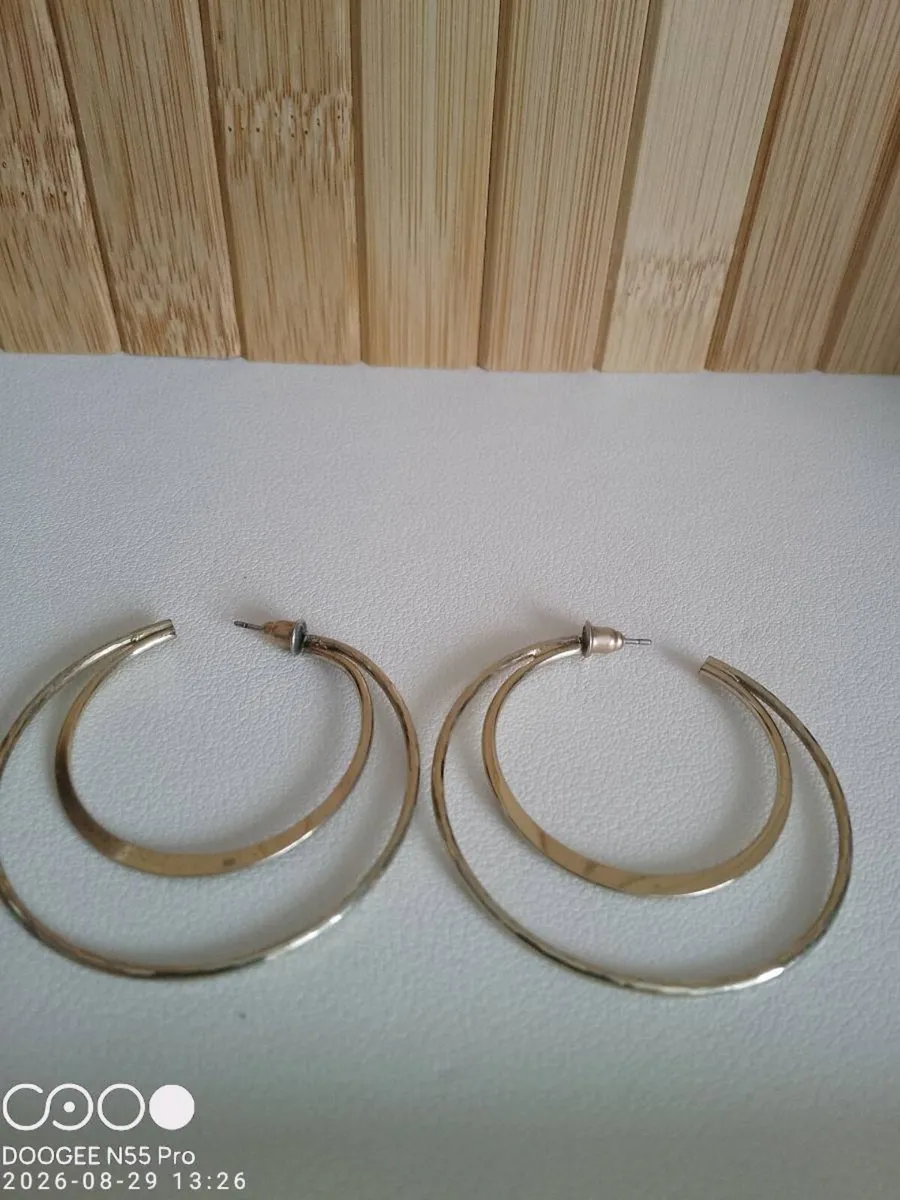 Women's Classic Double Hoop Earrings - Image 3