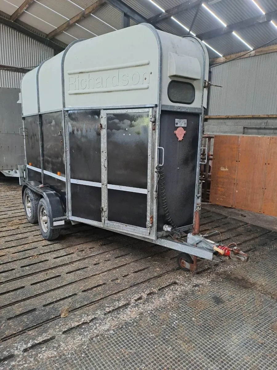 Horse box - Image 2