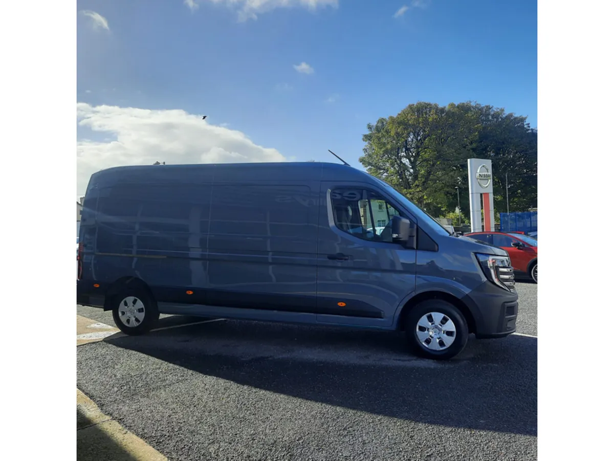 Nissan Interstar 150 BHP SV PREMIUM LONG WHEELBASE - Image 4