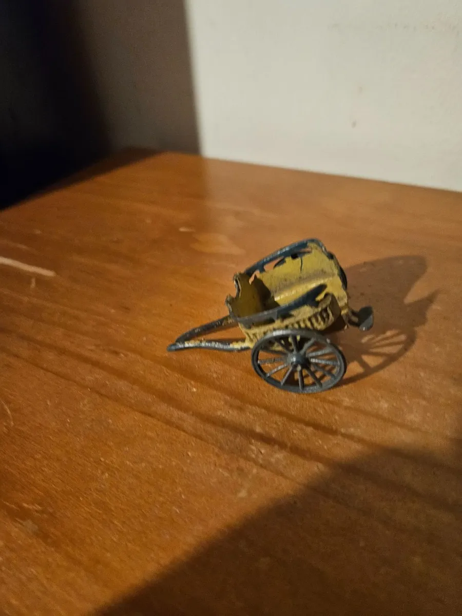 Vintage Die-cast Wagon Trap - Image 2