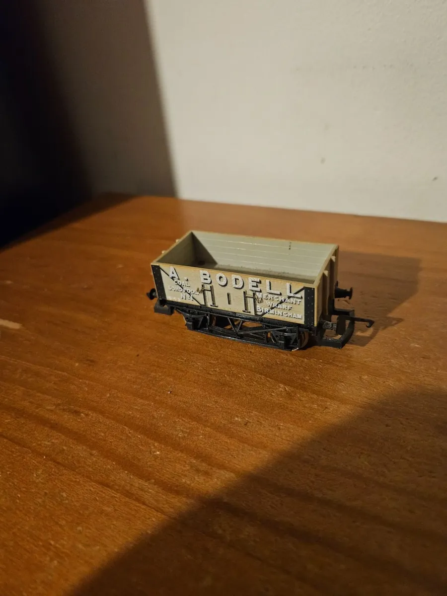 Hornby Lima OO Gauge Wagon