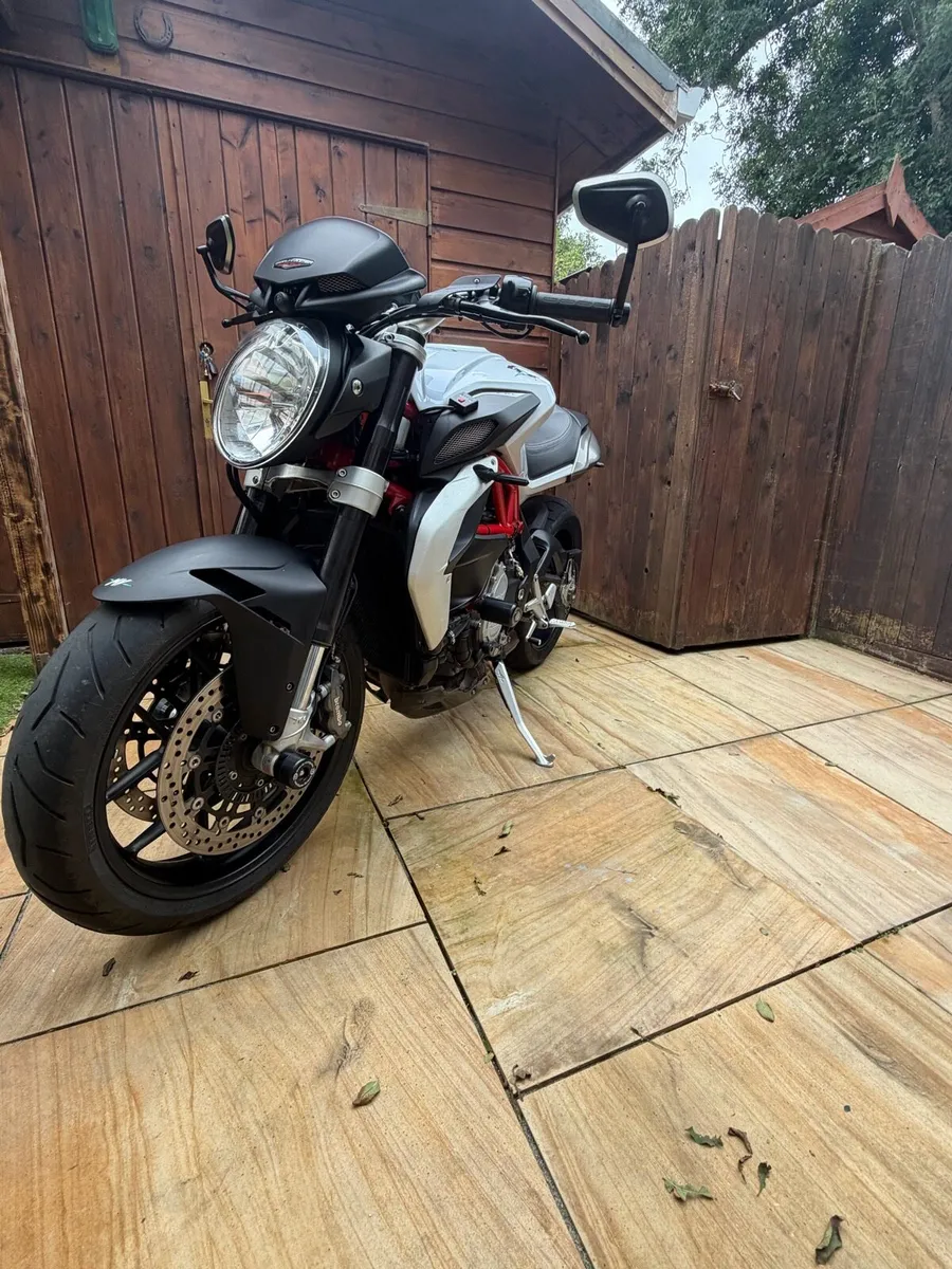MV AGUSTA BRUTALE 800  2015 - Image 4