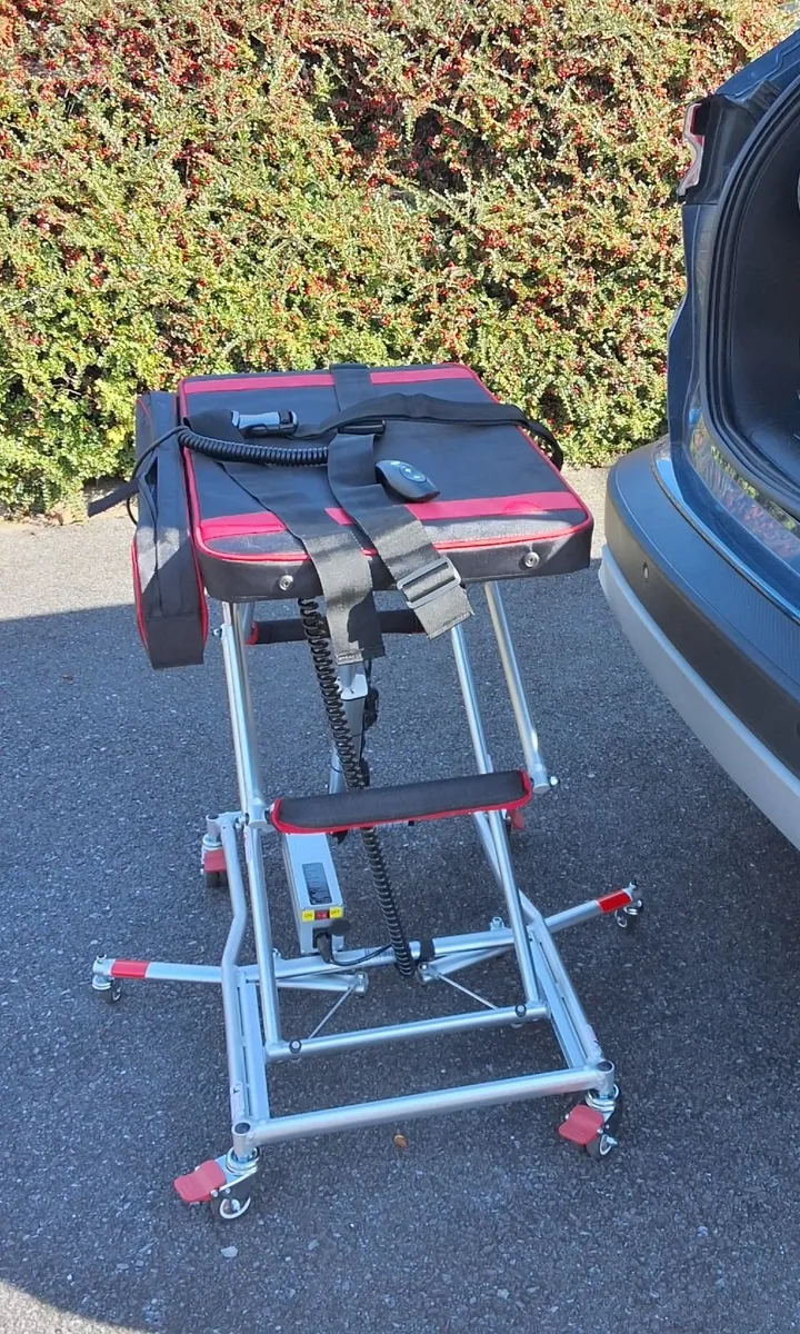 Elev8 mobility hoist. - Image 4
