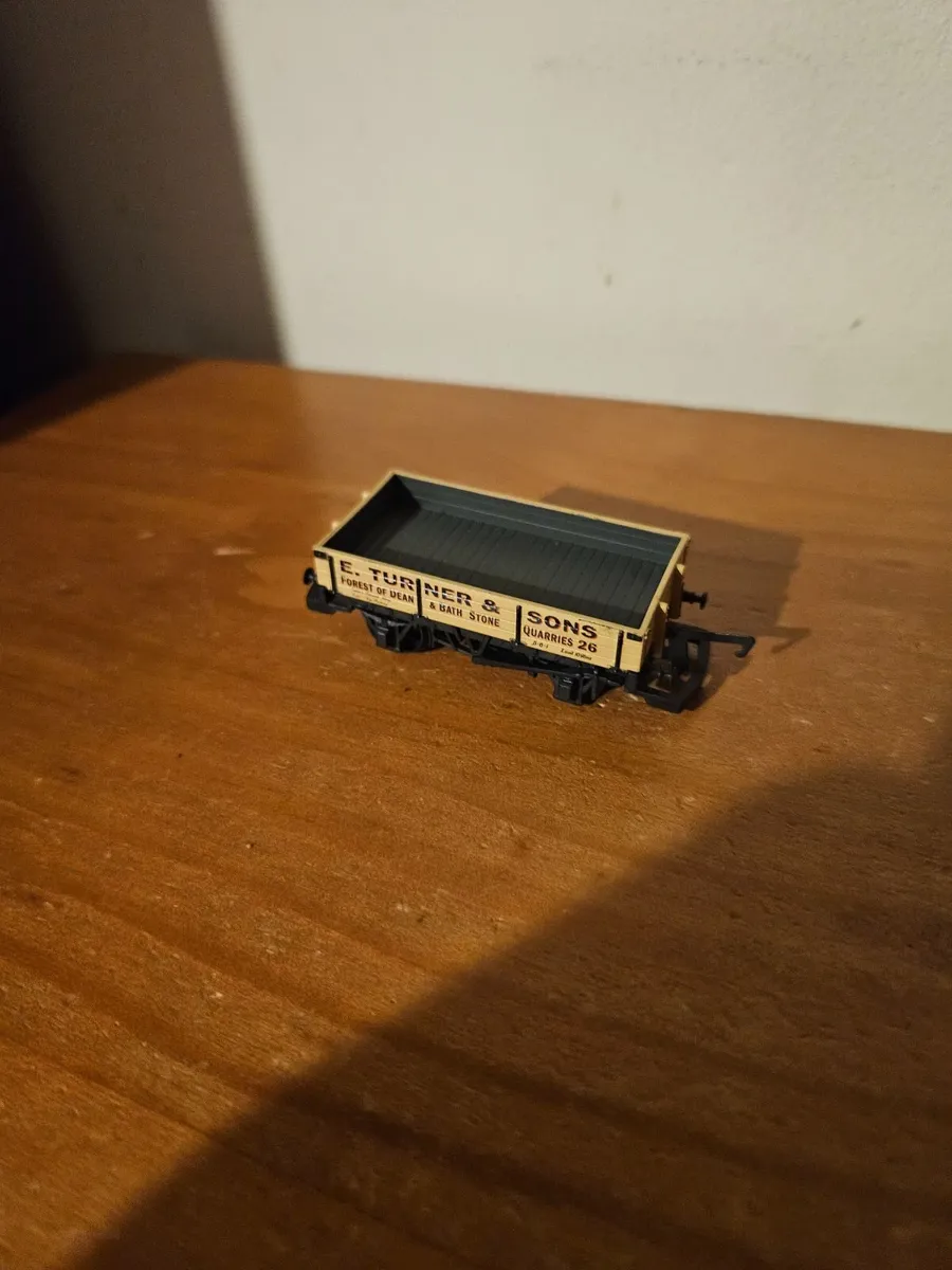 Hornby Lima OO Gauge Wagon
