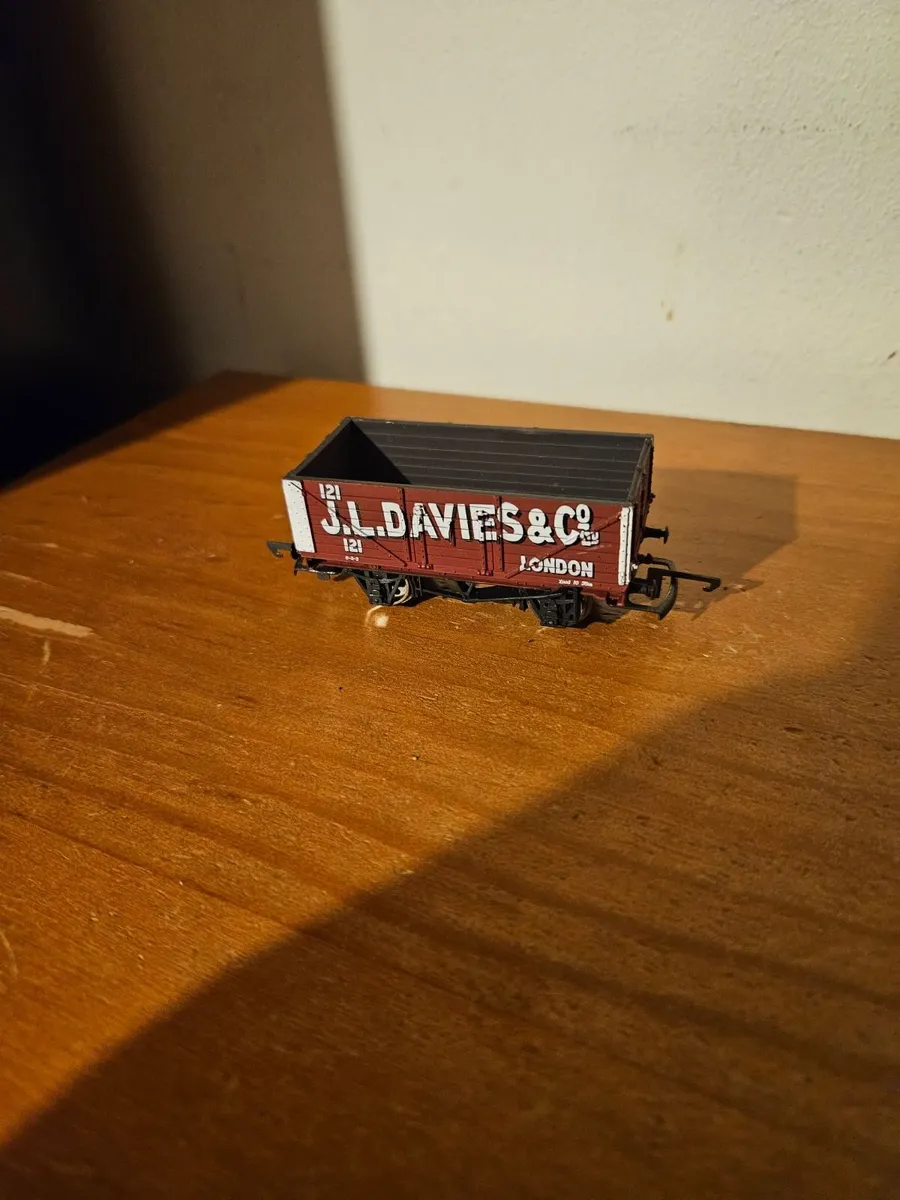 Hornby Lima OO Gauge Wagon