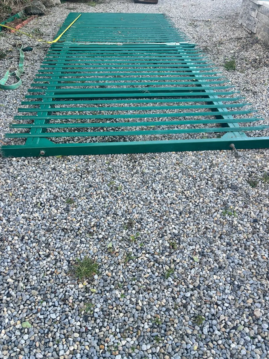 gates - Image 1