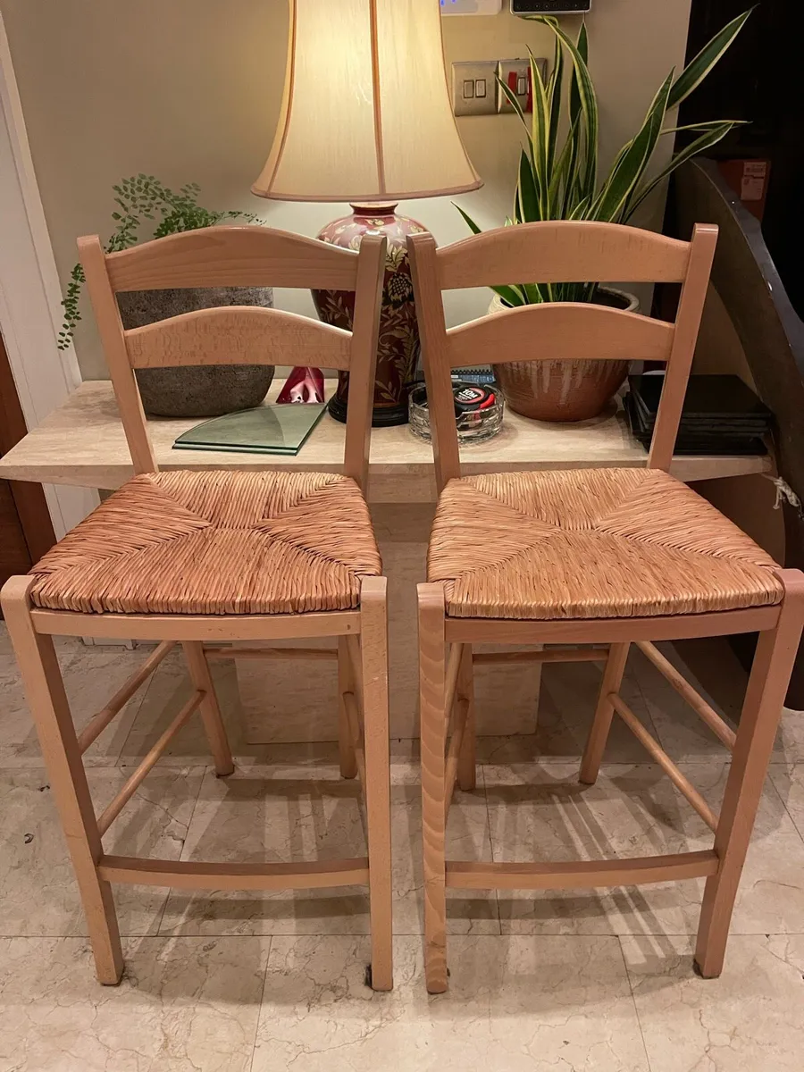2 x Sturdy Wooden Kitchen Breakfast Bar Stools