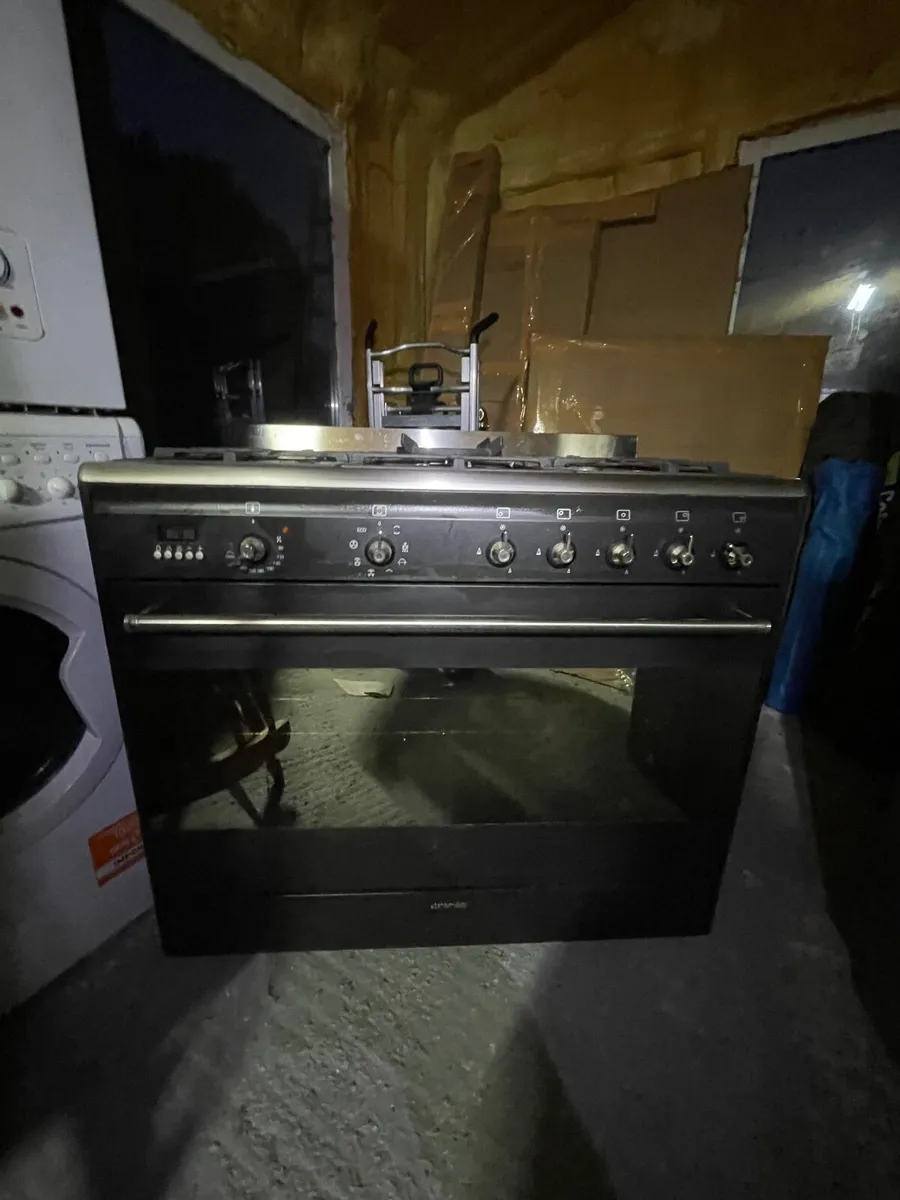 Smeg gas hob and electric oven - Image 2